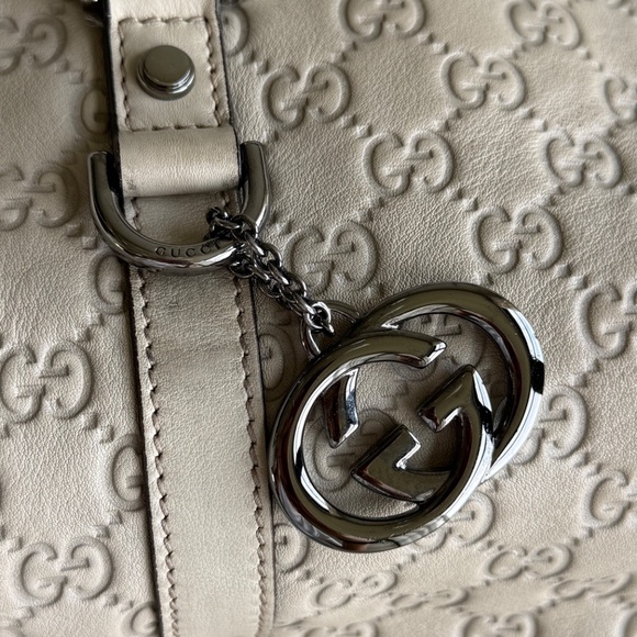 Gucci White Guccissima Leather GG Charm Convertible Bag – Good Conditi - Picture 15 of 15